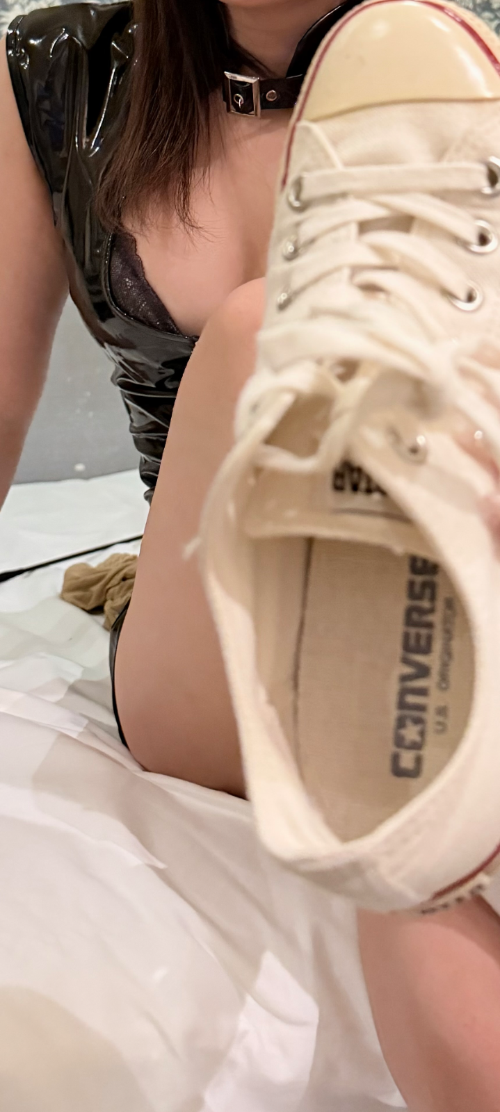マ