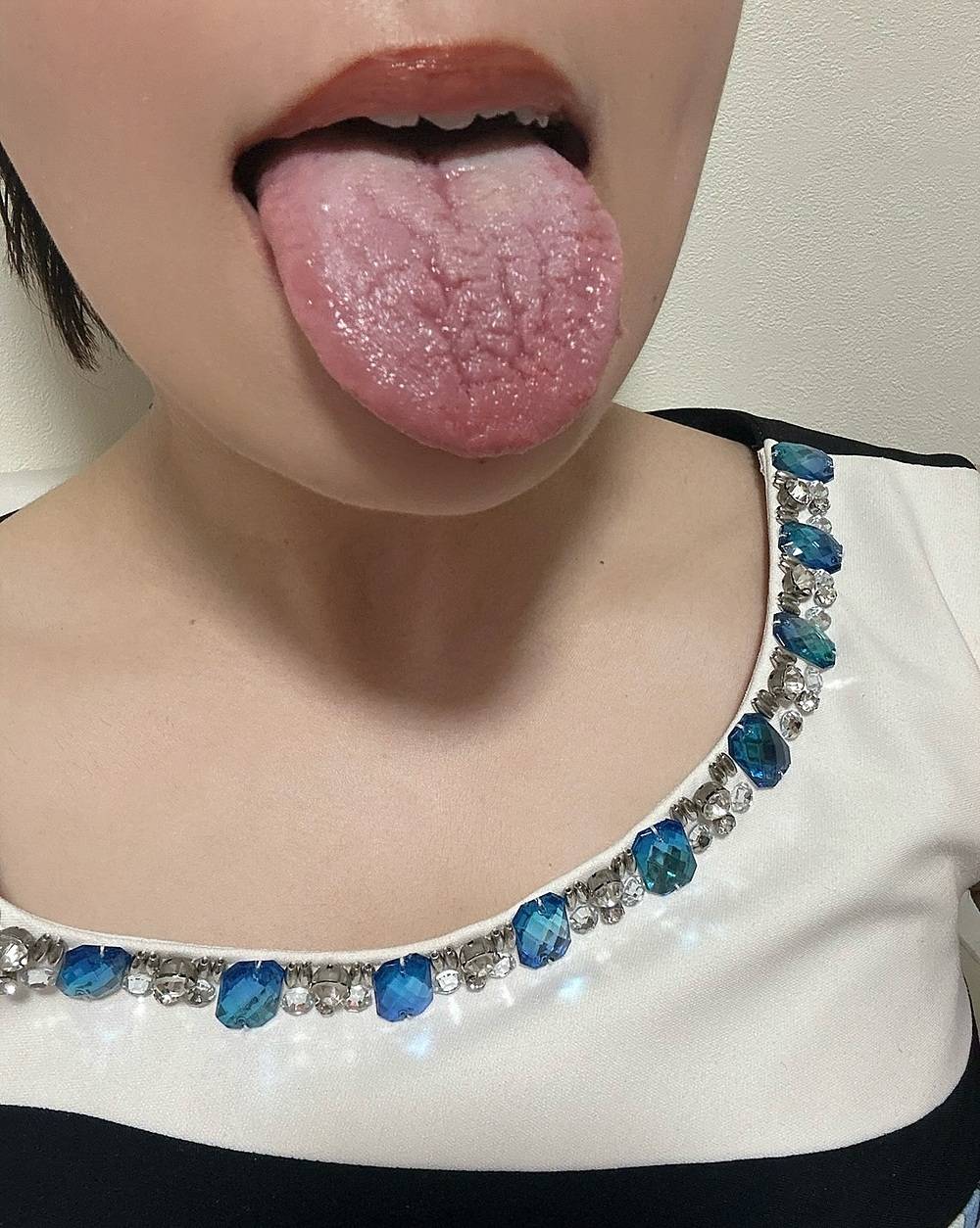 し